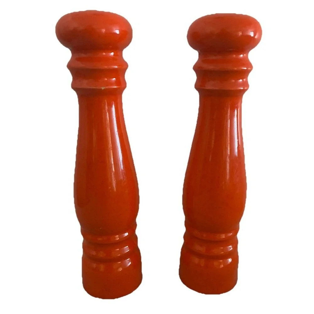 Vintage Designs USA Salt And Pepper Shakers‎ 9.5